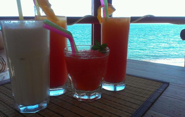 Cocktails aan het strand...